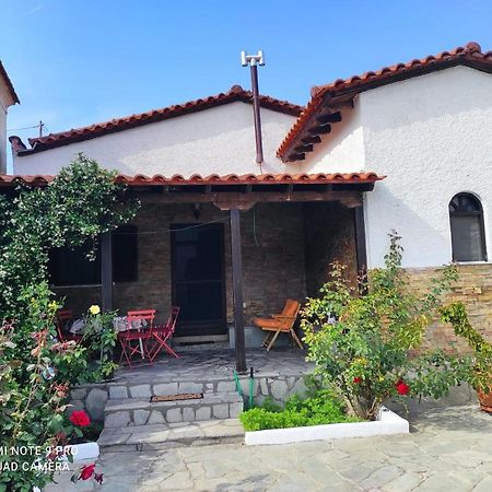 Вілла Detached House In Sykia Екстер'єр фото