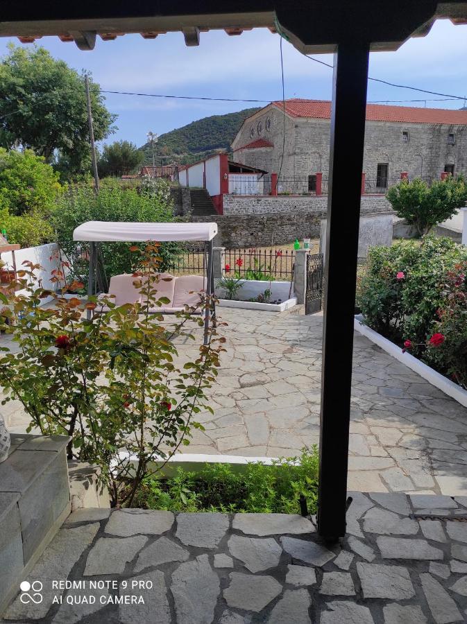 Вілла Detached House In Sykia Екстер'єр фото
